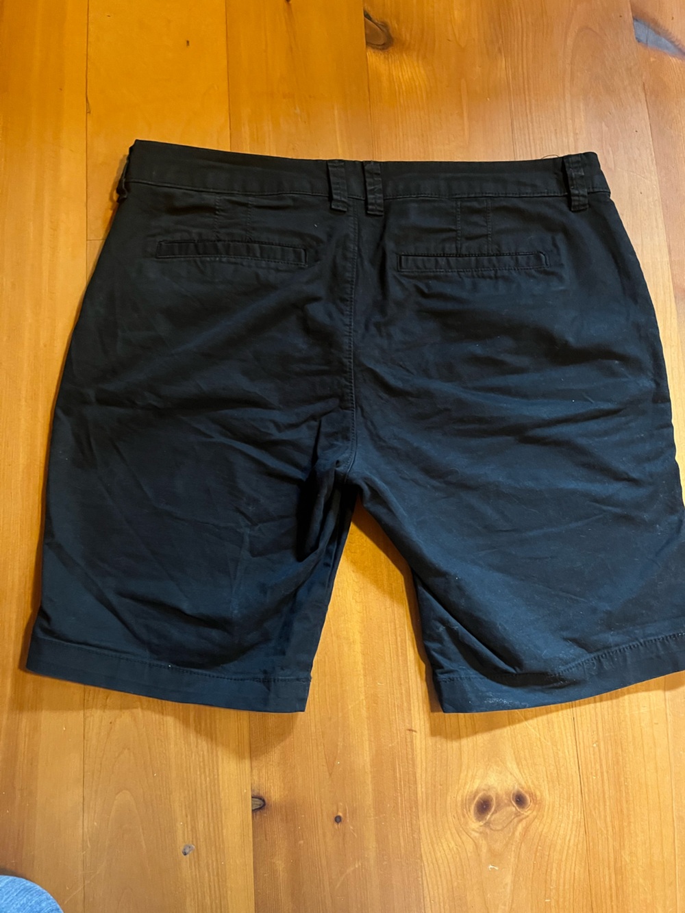 Old Navy Black Women's Bermuda Shorts with Back Welt Pockets